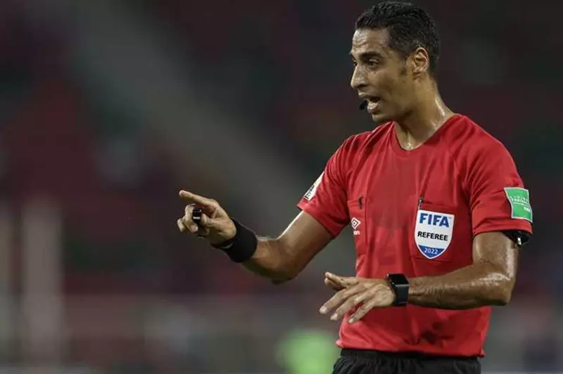 إعلان رسمي: أمين عمر يتولى إدارة مباراة الأهلي وفاركو