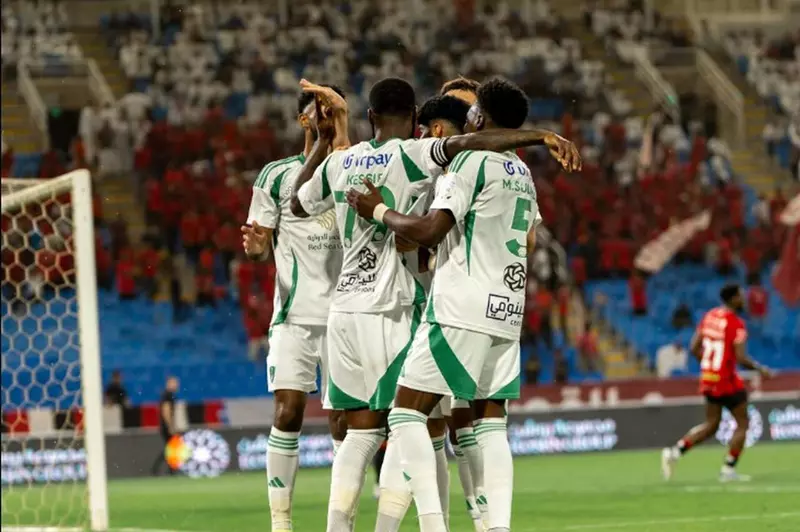الأهلي يُحقق فوزاً مهماً على الرياض ويختتم الدوري السعودي بالمركز الخامس رغم تحديات بطل آسيا