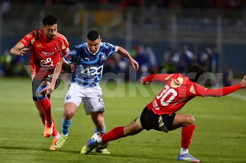 السباق نحو اللقب: فرص تتويج الأهلي وبيراميدز في الدوري المصري