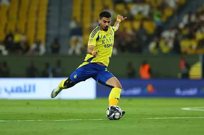 صفقة استراتيجية قبل انطلاق كأس العالم للأندية: الهلال يتعاقد مع لاجامي من النصر