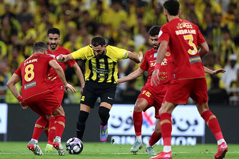 طارق حامد يقود ضمك في ختام مثير للموسم أمام الاتحاد في الدوري السعودي