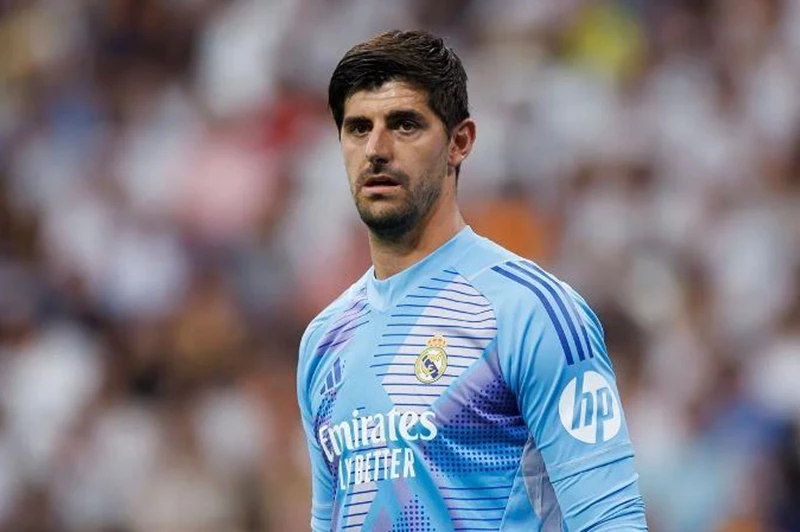 تقارير حصرية: ريال مدريد يتحضر لتجديد عقد كورتوا بعد انتهاء كأس العالم للأندية