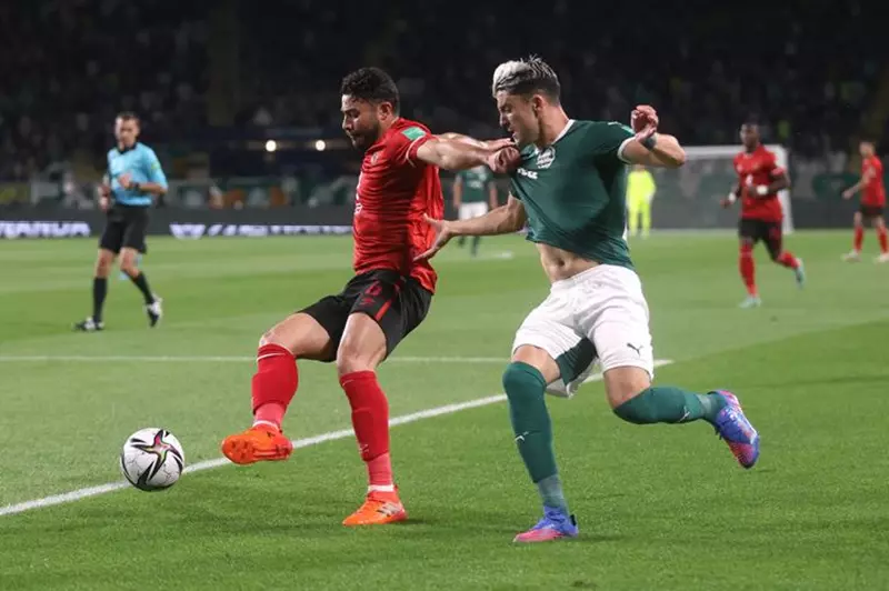 لاعب بالميراس: الأهلي فريق عريق ومستويات الأندية في المونديال متقاربة