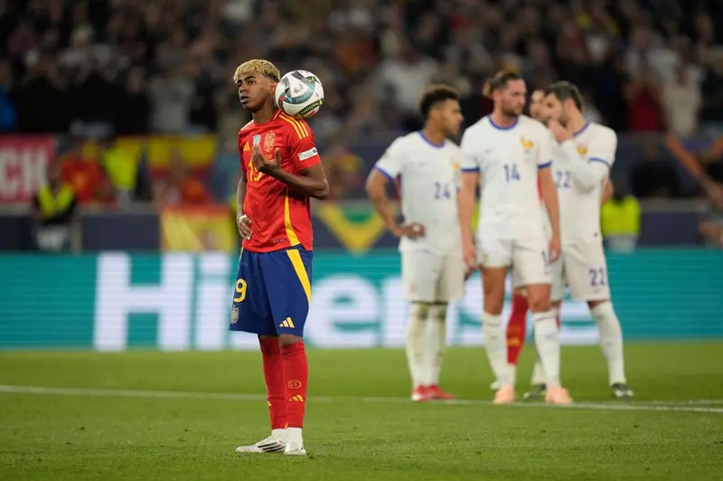 لاعب منتخب إسبانيا: إنجازات لامين يامال تدهشنا.. وثقتنا في الفوز على البرتغال متزايدة