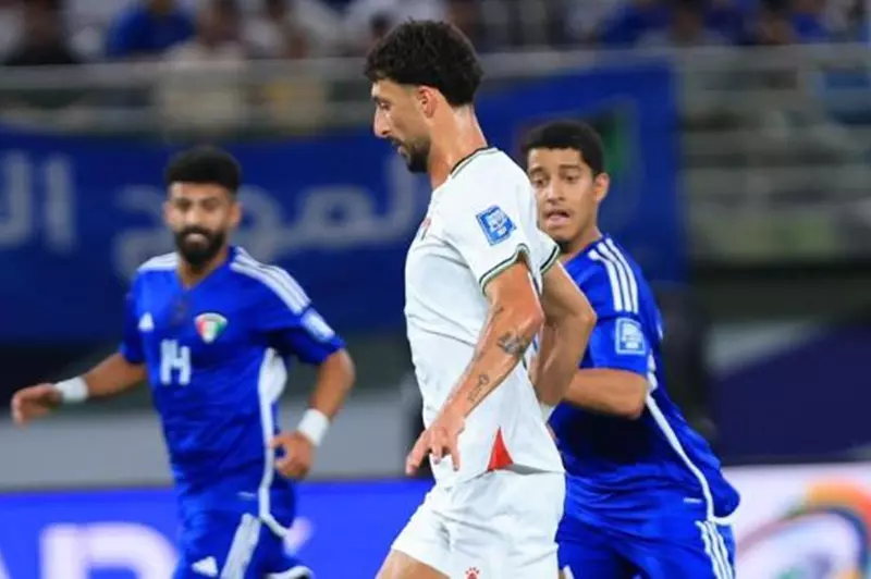 وسام أبو علي يقود منتخب فلسطين لتحقيق انتصار تاريخي على الكويت ورفع آمال التأهل في ملحق المونديال (فيديو)
